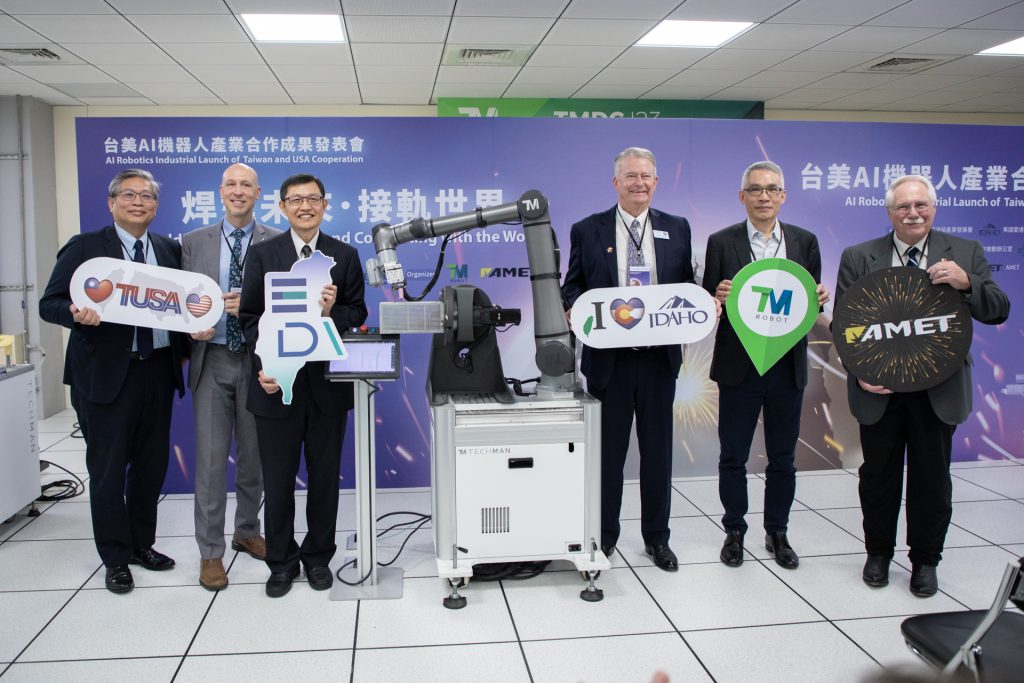 AI Welding Robot collaboration achievement between TM Robot and AMET.